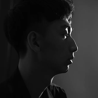 미디어 아티스트 CLAUDE