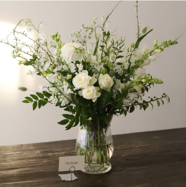 ImageSlide<span style="font-size: 14px; font-weight: 500; color: #9EB800;"> 01 집 안에 가득한 화사함</span> <br><b>화병꽂이 (1)</b>