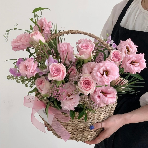 ImageSlide<span style="font-size: 14px; font-weight: 500; color: #9EB800;">  03 선물하기 좋은 </span><br><b> 내추럴 꽃바구니 </b>