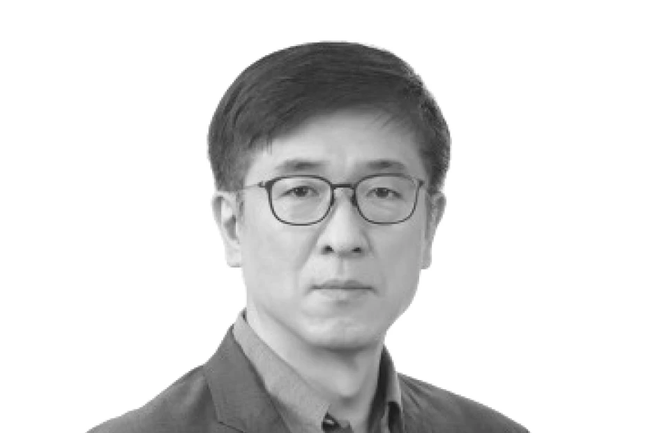 ImageSlideAI는 베스트셀러를 쓸 수 있을까?
<br><b>전윤호 작가님</b>