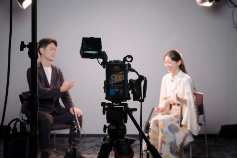 Coloso 映像作家 鈴木佑介