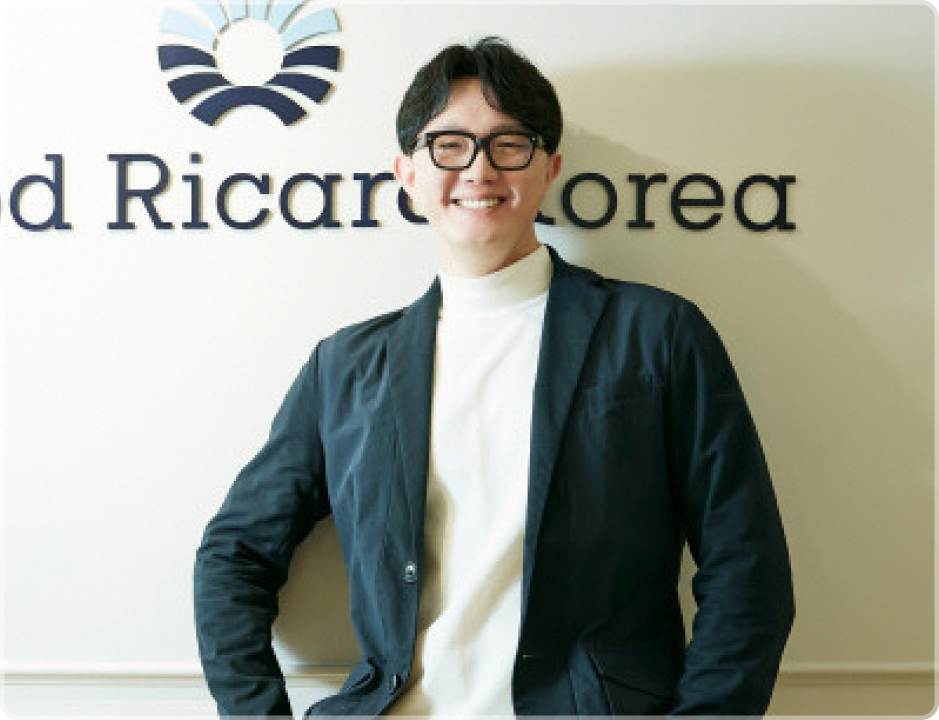 ImageSlide<b>‘브랜드 마케팅의 거장’ 주성균 대표</b>