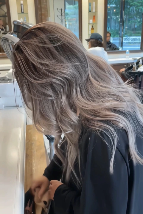 Coloso ヘアドレッサー 桑原大貴