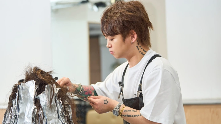 curriculum-hairdesigner-yong-section04-2.webp