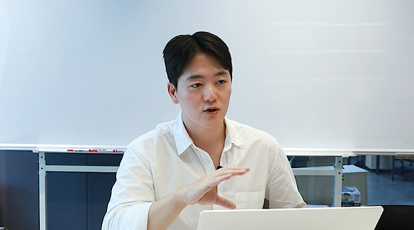 DartPad - 온라인상에서 쉽게 코드를 작성하고 결과를 볼 수 있다.