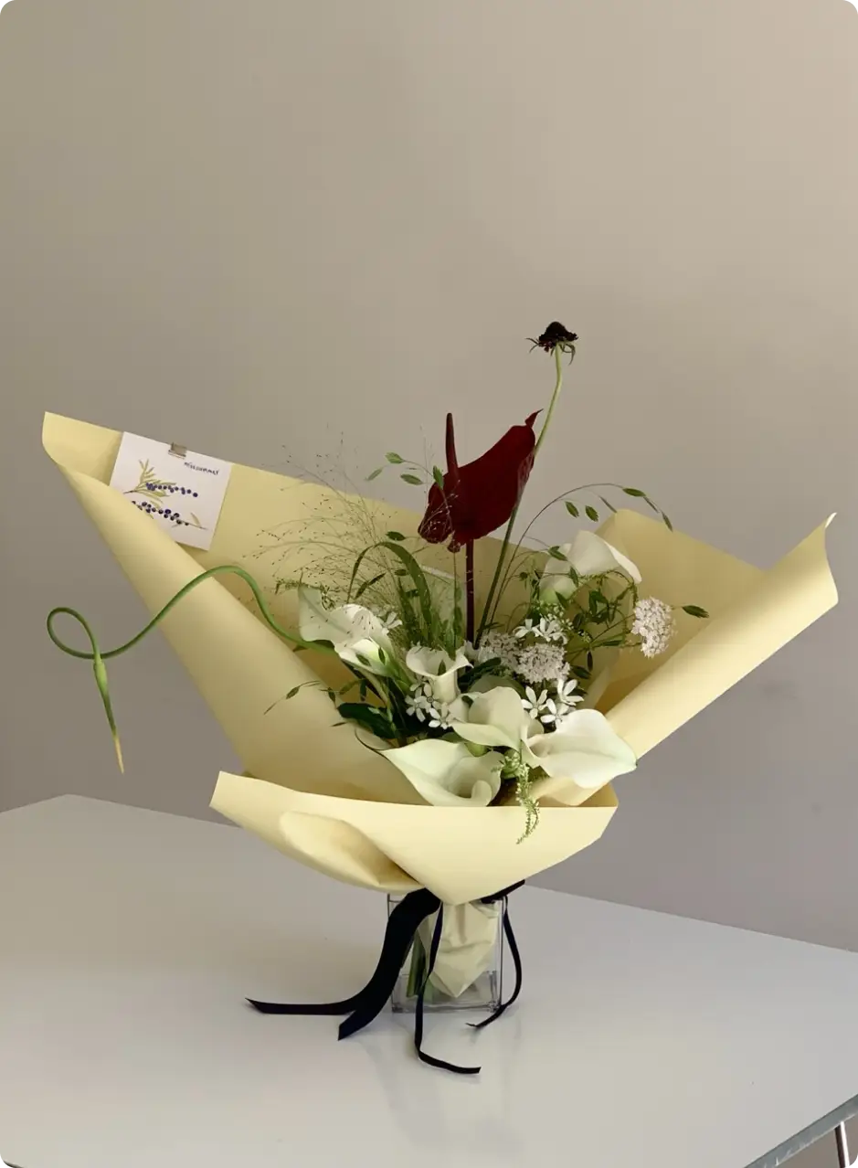 ImageSlide<span style="color:#88A02E;"><b>04</span><br> <span style = "font-size:18px; ">디자인을 더한 다각 포장법  </span><br><br> <span style="color:#333332;"></b> | 재료 : 플로드지<br> | 추천 디자인 : 일방화 </span>