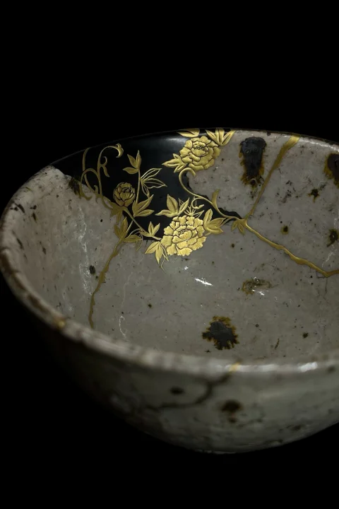 プロ金継ぎ師Yuko Gunjiの技を学び、家から始まる金継ぎの世界 | コロソ.