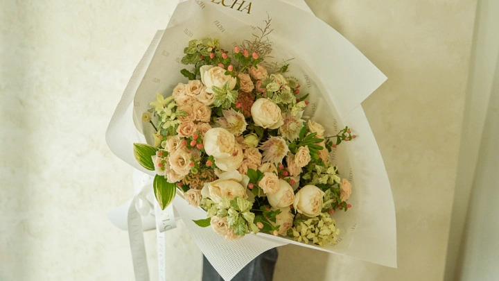 curriculum-flowerdesigner-chaseonbin-section02-1.webp