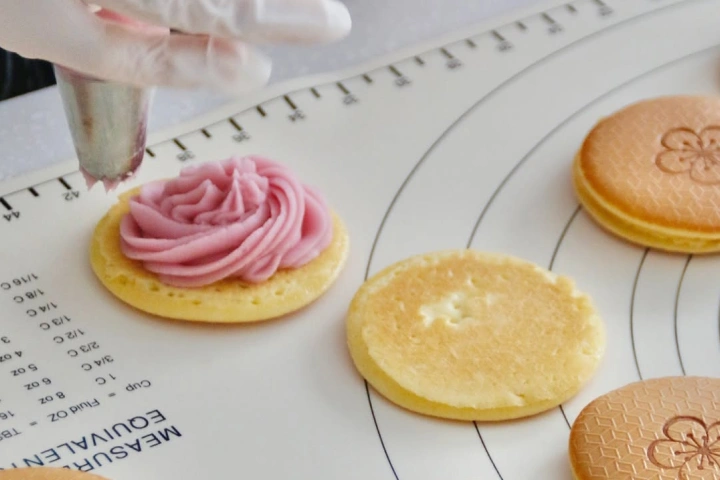 <p>전통의 온도와 수분이 만든 완벽한 식감의 비밀!</p>