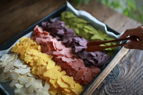 <p>완벽한 전통 디저트의 결을 만드는 배합과 수분·온도 조절</p>