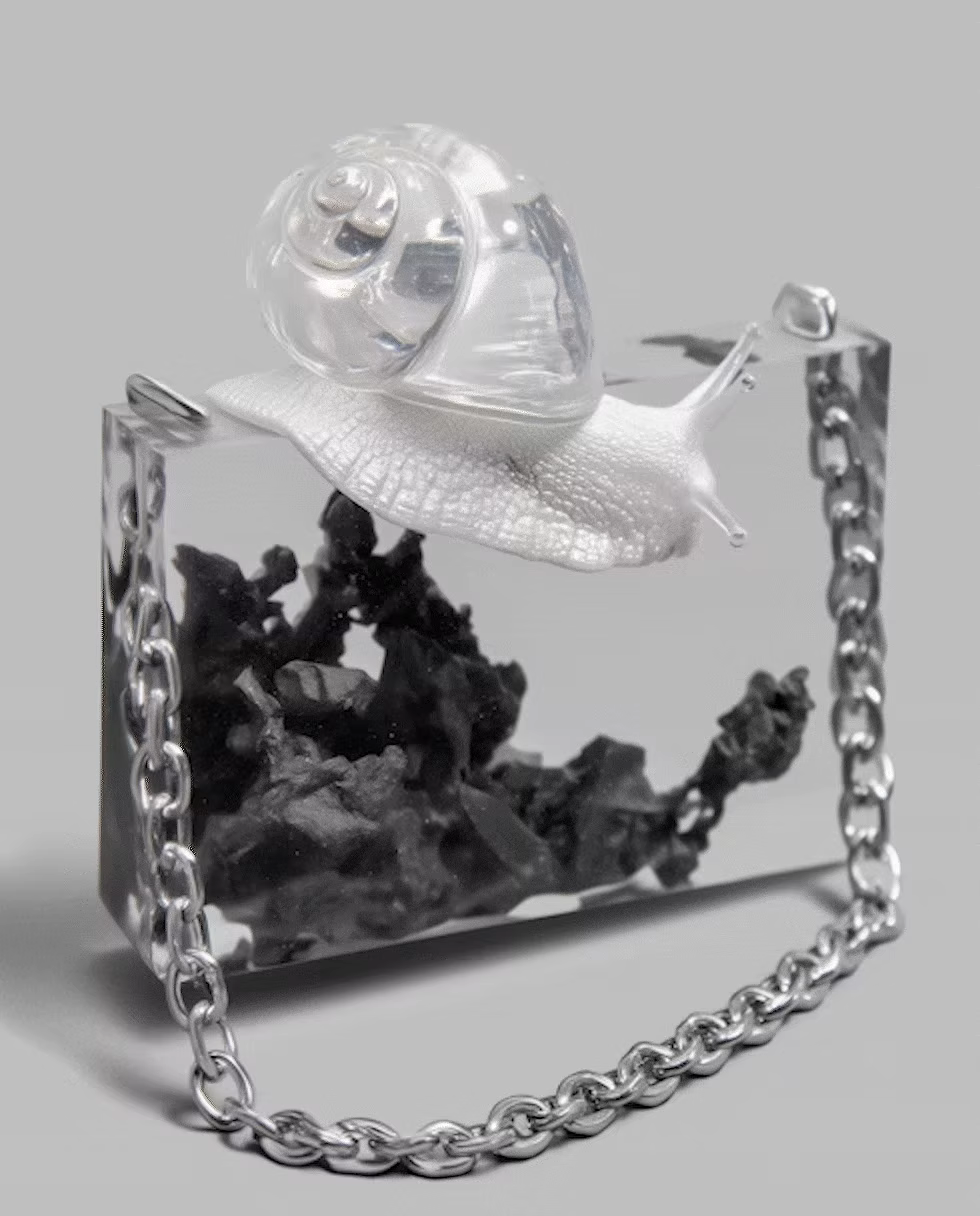 ImageSlide<center><b>Metallic & Geek chic</b></center>
