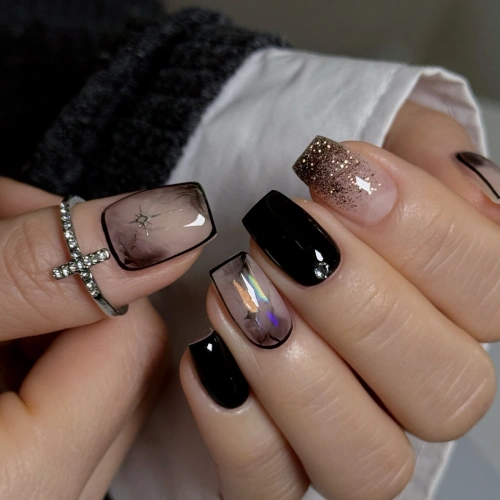 <p>두껍지 않게 완성하는 스톤 &amp; 파츠 아트 마무리 테크닉</p>