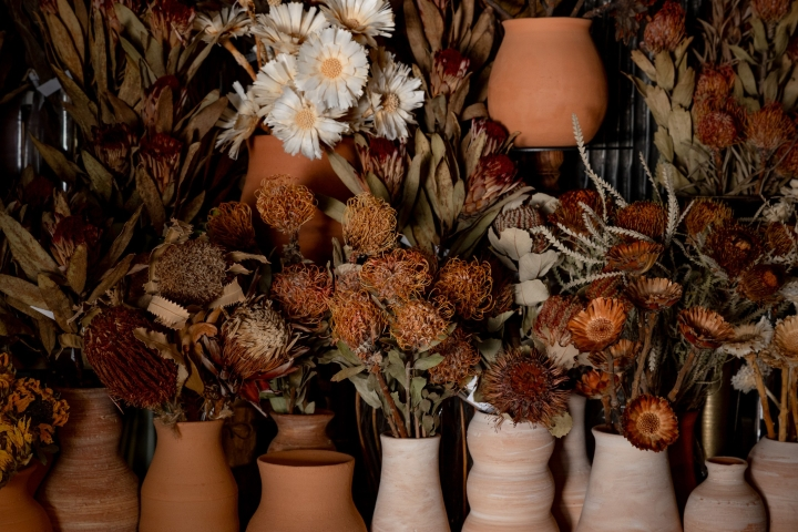 <p>「時間経過(経年変化)」を計算した色彩設計とデザイン</p>