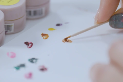 <p>ジェルやカラーの特性を理解</p>