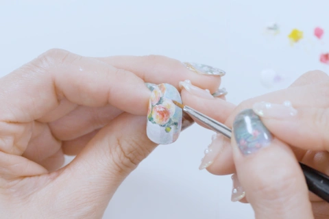 <p>人気の絵画ネイルモチーフ②ルノワールの桃      </p>