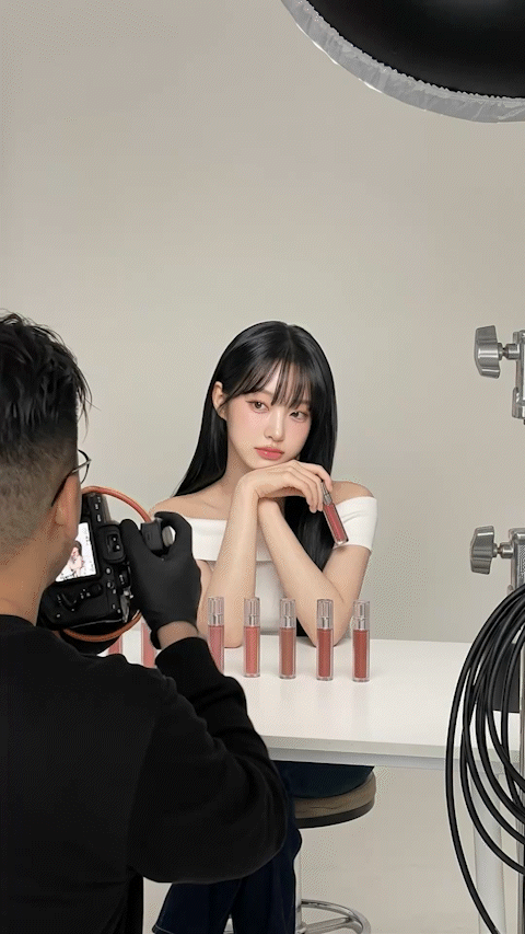 ImageSlide<span style="text-align:center; color:#666; display:block;">촬영 비하인드 영상까지</span>