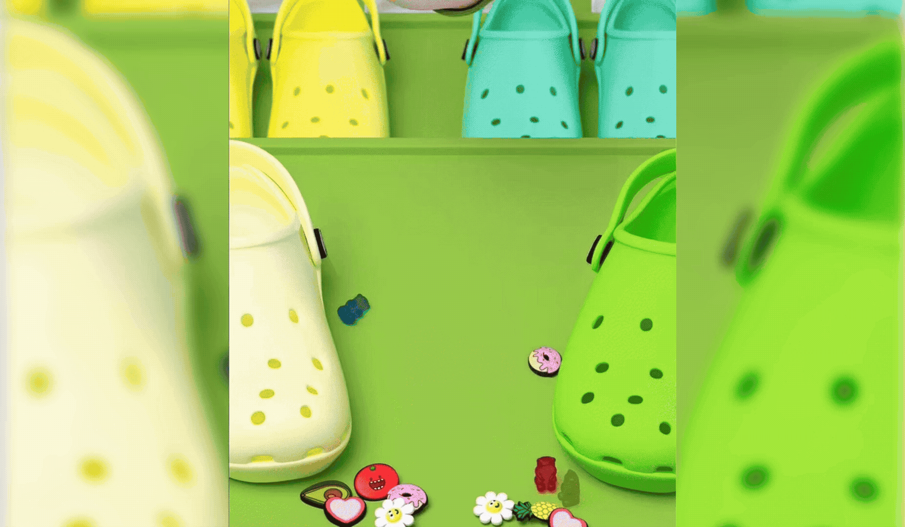 ImageSlide<center><b>[크록스]</b><br>또마또 콜라보</center>