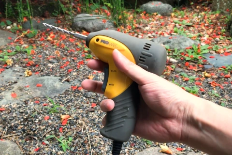 <p>手軽にできるミニ盆栽鉢の作り方</p>