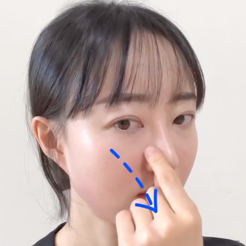 <p><strong>또렷해 보이는 눈매를 위한 짝눈과 눈썹 밸런스 루틴</strong></p>